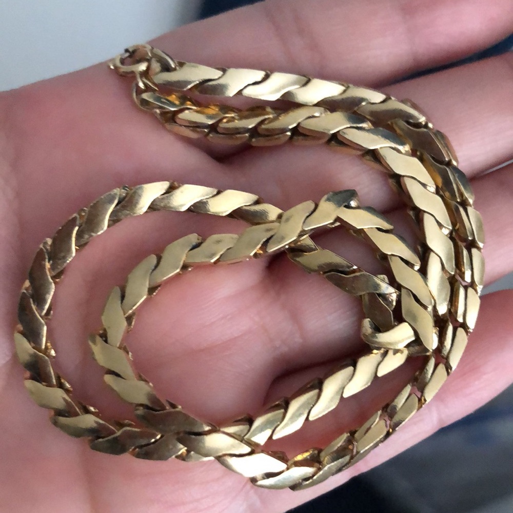 Elegant Gold Chain Necklace